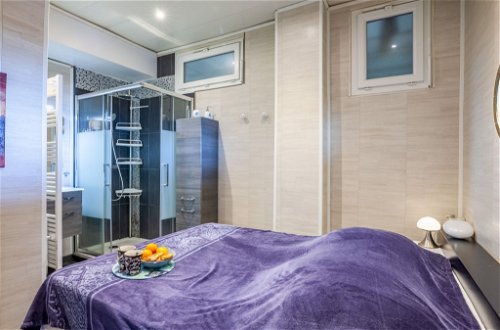 Foto 10 - Appartamento con 1 camera da letto a Saint-Jean-de-Luz con vista mare