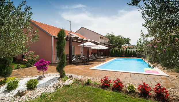 4 bedroom House in Biograd na Moru with private pool and garden - Photo 5