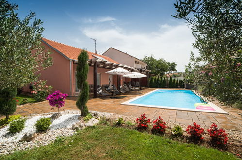 Photo 5 - Maison de 3 chambres à Biograd na Moru avec piscine privée et vues à la mer