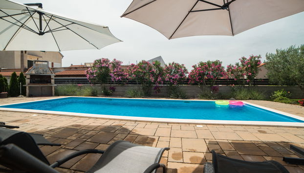 4 bedroom House in Biograd na Moru with private pool and garden - Photo 3
