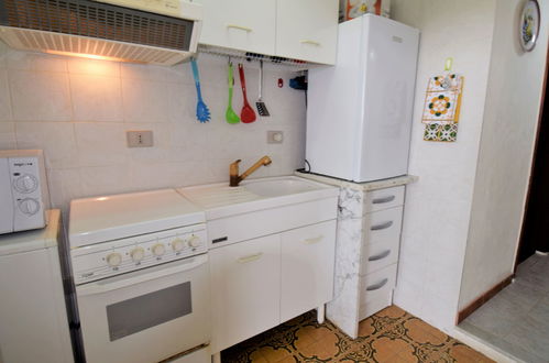 Foto 6 - Apartamento en Siracusa con piscina y jardín