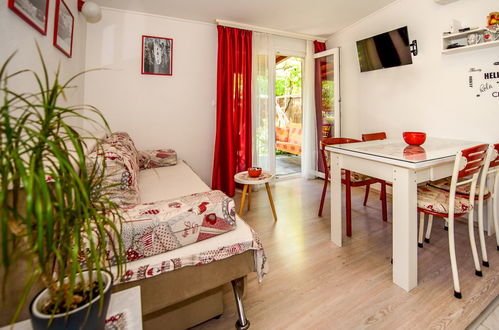 Photo 4 - Maison de 1 chambre à Split avec jardin et terrasse