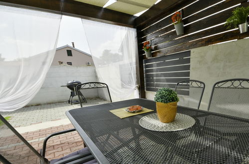 Photo 22 - 3 bedroom House in Benkovac with private pool and garden