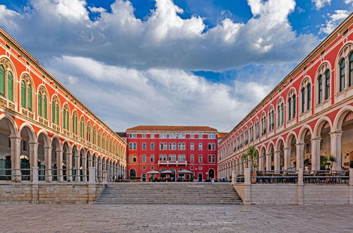 Photo 21 - Maison de 4 chambres à Split avec piscine privée et jardin