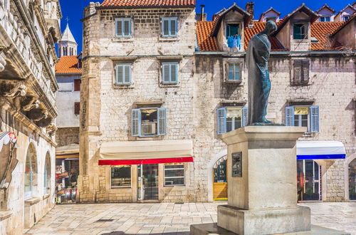 Photo 22 - Maison de 4 chambres à Split avec piscine privée et jardin