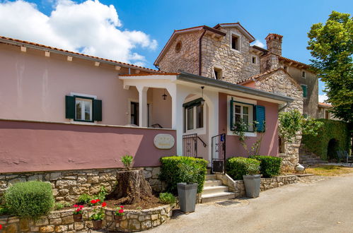 Photo 3 - Appartement de 3 chambres à Kršan avec piscine et vues à la mer