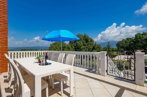 Photo 13 - 3 bedroom Apartment in Kršan with swimming pool and sea view