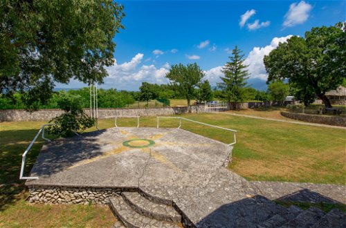 Foto 46 - Casa con 3 camere da letto a Kršan con piscina e vista mare
