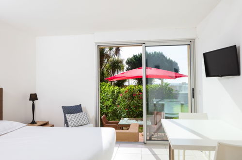 Foto 5 - Apartamento em Santa-Lucia-di-Moriani com piscina e vistas do mar