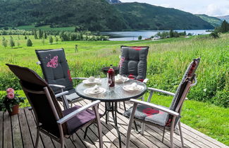 Photo 2 - Maison de 1 chambre à Sande i Sunnfjord avec jardin et terrasse