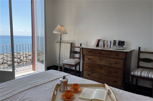 Foto 18 - Apartment mit 1 Schlafzimmer in Imperia mit blick aufs meer