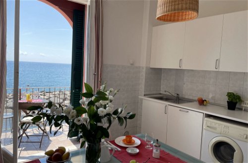 Foto 11 - Apartamento de 1 habitación en Imperia con vistas al mar