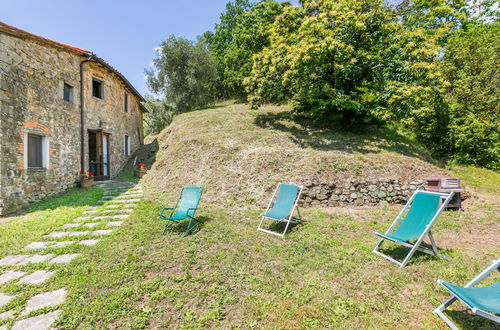 Foto 4 - Apartment mit 3 Schlafzimmern in Pescia mit schwimmbad und garten