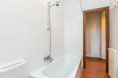 Foto 30 - Apartment mit 3 Schlafzimmern in Pescia mit schwimmbad und garten