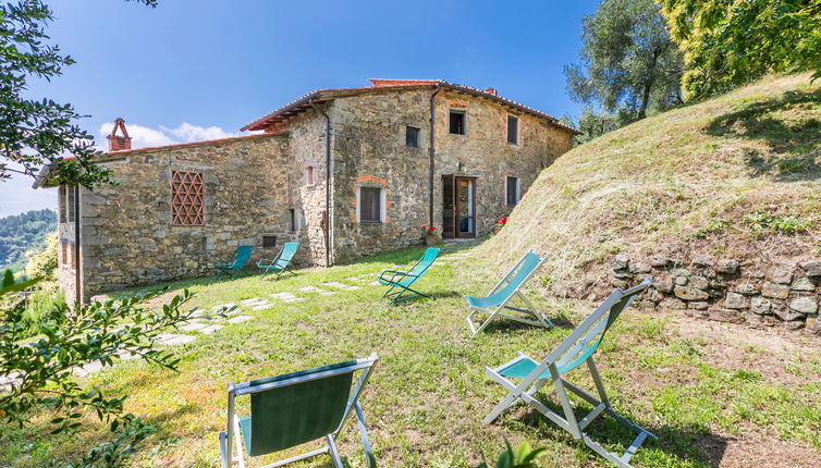 Photo 1 - Appartement de 3 chambres à Pescia avec piscine et jardin