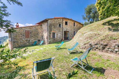 Foto 1 - Apartamento de 3 habitaciones en Pescia con piscina y jardín