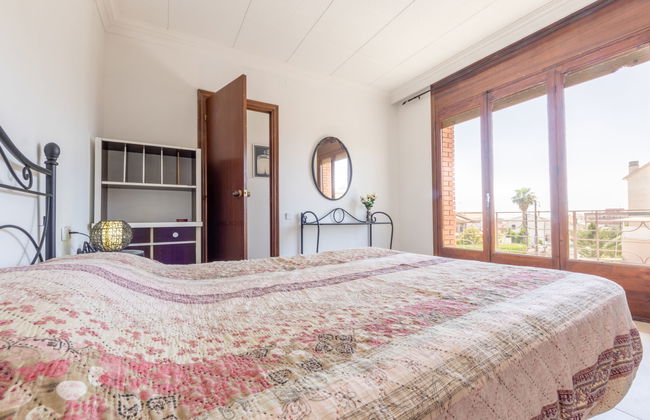 Casa de 5 quartos em Torredembarra com piscina privada e jardim - Foto 17