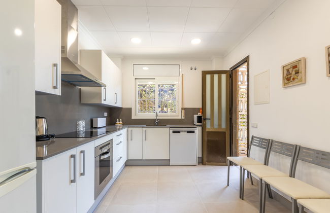 Casa de 5 quartos em Torredembarra com piscina privada e jardim - Foto 12