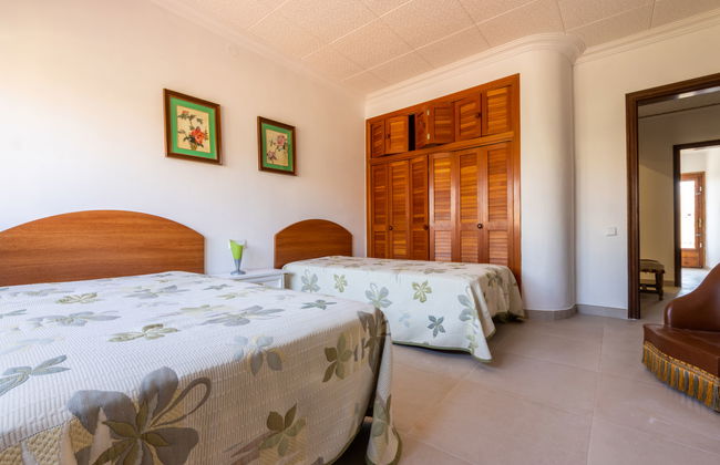Casa de 5 quartos em Torredembarra com piscina privada e jardim - Foto 26