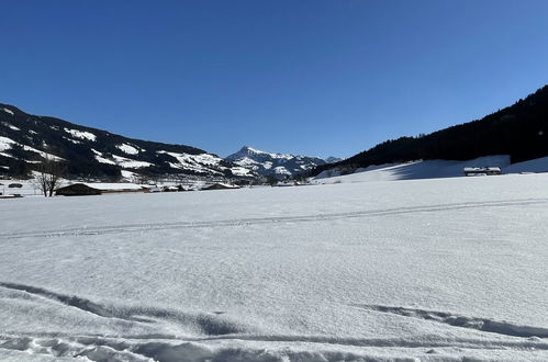 Foto 46 - Appartamento con 3 camere da letto a Brixen im Thale con vista sulle montagne