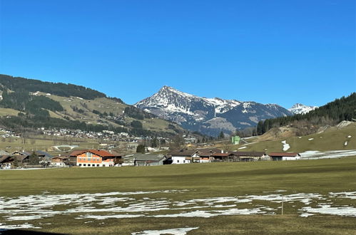 Foto 42 - Appartamento con 3 camere da letto a Brixen im Thale con vista sulle montagne