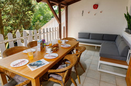 Foto 3 - Casa de 2 quartos em Balatonkenese com piscina privada e vista para a montanha