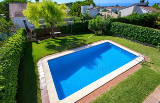Foto 1 - Casa con 4 camere da letto a Cunit con piscina privata e giardino