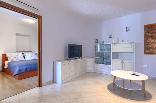 Foto 8 - Apartamento de 1 quarto em Umag com terraço