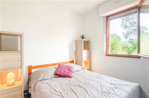 Foto 4 - Apartment mit 2 Schlafzimmern in Sainte-Maxime mit terrasse und blick aufs meer