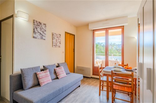 Foto 7 - Apartment mit 2 Schlafzimmern in Sainte-Maxime mit terrasse und blick aufs meer