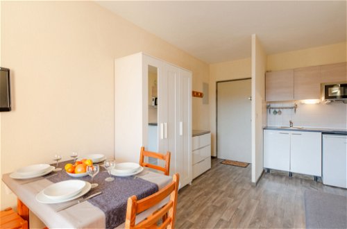 Foto 2 - Apartment mit 2 Schlafzimmern in Sainte-Maxime mit terrasse und blick aufs meer