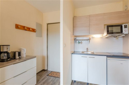 Foto 8 - Appartamento con 2 camere da letto a Sainte-Maxime con terrazza e vista mare