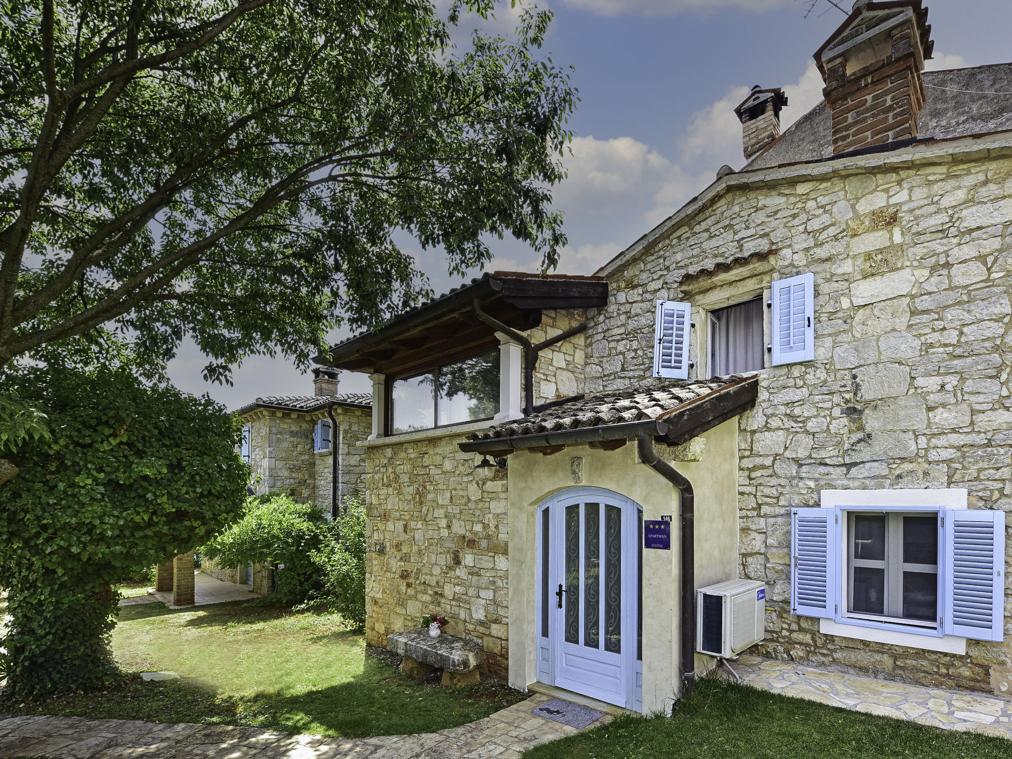 Photo 8 - Maison de 1 chambre à Kaštelir-Labinci avec piscine et jardin