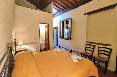 Photo 22 - 3 bedroom Apartment in Greve in Chianti with swimming pool and garden