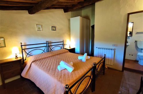 Foto 5 - Apartamento de 3 quartos em Greve in Chianti com piscina e jardim