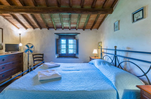 Foto 20 - Apartamento de 3 quartos em Greve in Chianti com piscina e jardim