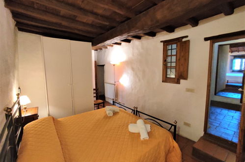Photo 16 - 3 bedroom Apartment in Greve in Chianti with swimming pool and garden