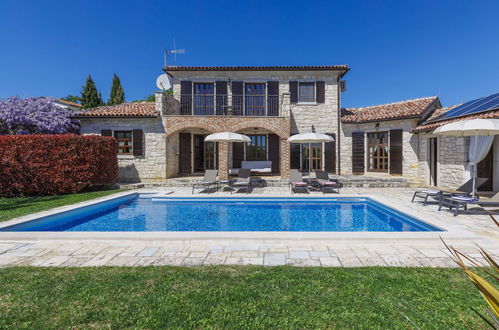 Photo 1 - Maison de 3 chambres à Višnjan avec piscine privée et vues à la mer