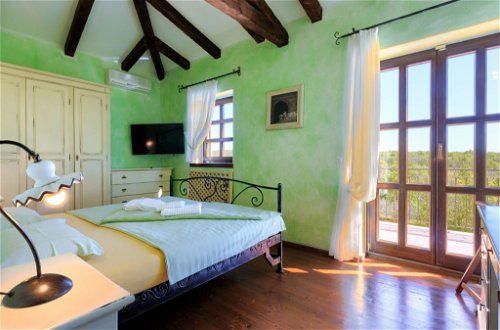 Foto 33 - Casa con 3 camere da letto a Višnjan con piscina privata e vista mare