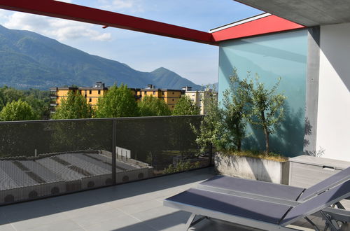 Foto 9 - Appartamento con 2 camere da letto a Locarno con giardino e vista sulle montagne