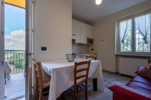 Foto 5 - Apartment mit 1 Schlafzimmer in Vinchio mit schwimmbad und terrasse