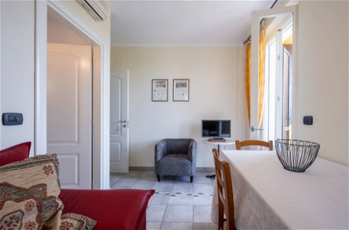 Foto 9 - Apartment mit 1 Schlafzimmer in Vinchio mit schwimmbad und terrasse