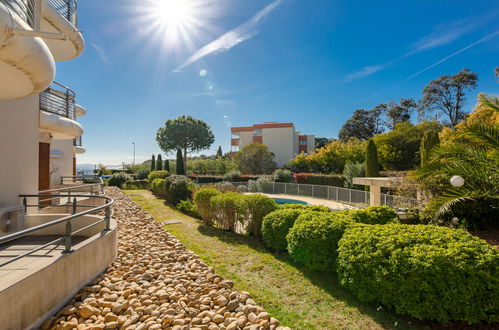 Foto 16 - Apartamento de 2 quartos em Saint-Raphaël com piscina e terraço