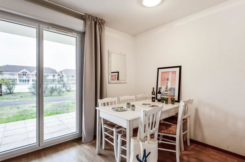 Foto 3 - Apartment mit 3 Schlafzimmern in Le Verdon-sur-Mer mit schwimmbad und terrasse