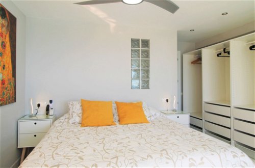 Foto 22 - Apartment mit 1 Schlafzimmer in Benidorm mit schwimmbad und blick aufs meer