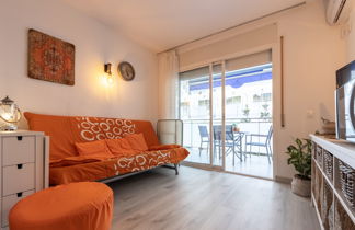 Photo 2 - Apartment in Salou with swimming pool and sea view