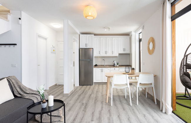 2 bedroom Apartment in Arona with swimming pool and terrace - Photo 9