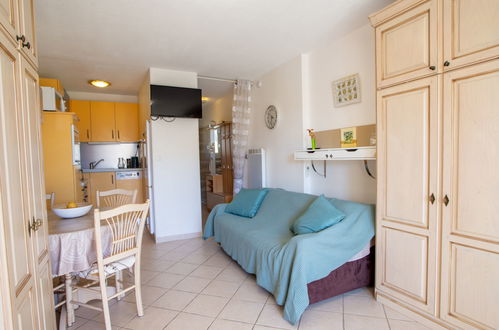 Foto 3 - Apartamento em Bormes-les-Mimosas com jardim e terraço