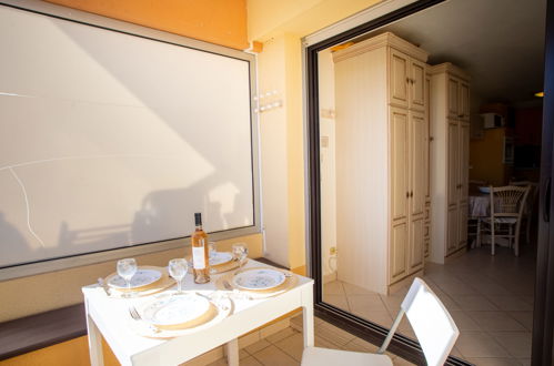 Foto 13 - Apartamento en Bormes-les-Mimosas con terraza y vistas al mar