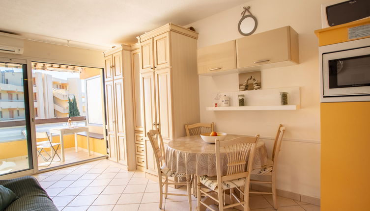 Foto 1 - Apartamento em Bormes-les-Mimosas com jardim e terraço